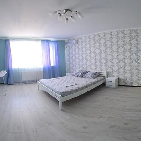 Apartment On Parkovaya Csornomorszk Kültér fotó