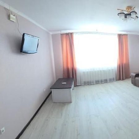 Apartment On Parkovaya Csornomorszk Kültér fotó